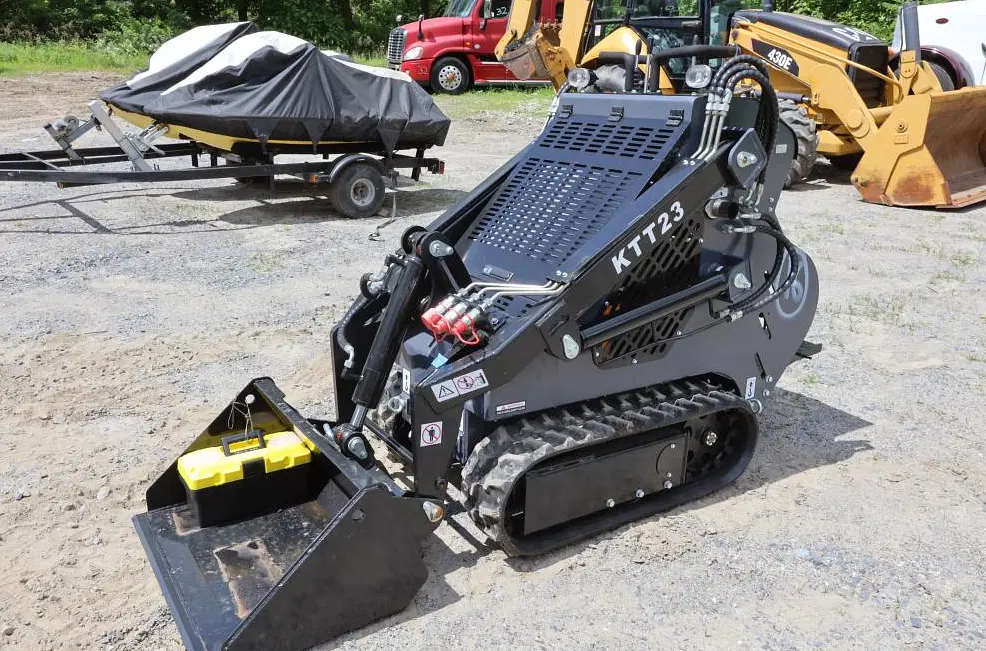 1 Ton, RATO Engine Mini Stand On Skid Steer Track Loader 2